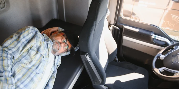 Egy sofőr, több szabály: hol csúszik szét a megfelelés?