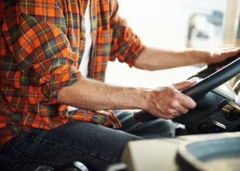 Sofőrkompetencia 2026: képzés és engedély az EU-ban