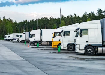 Húsvétkor részben oldják a kamionstopot