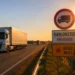 Hőségriadó miatt rövidebb kamionstop hétvégén