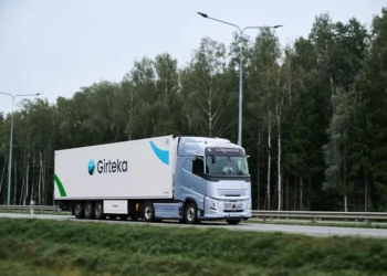 Sofőrhiány miatt terjeszkedik Nagyváradon a Girteka
