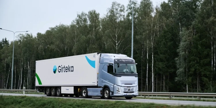 Sofőrhiány miatt terjeszkedik Nagyváradon a Girteka